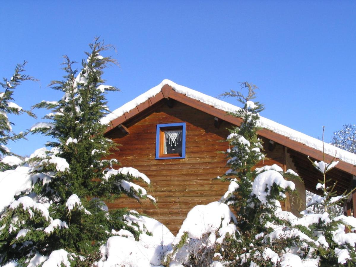 Les Chalets De La Vigne Grande Saint-Floret Esterno foto