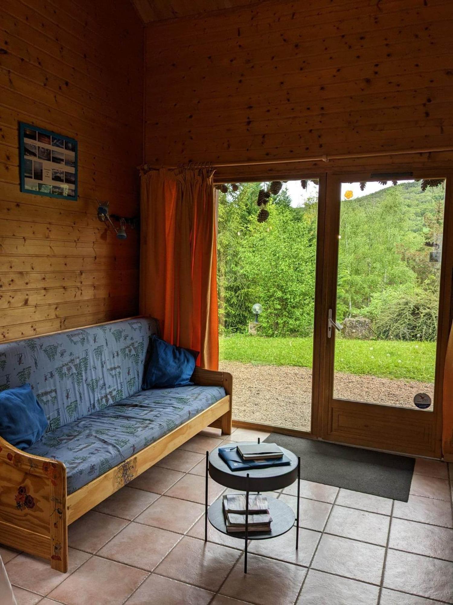 Les Chalets De La Vigne Grande Saint-Floret Esterno foto