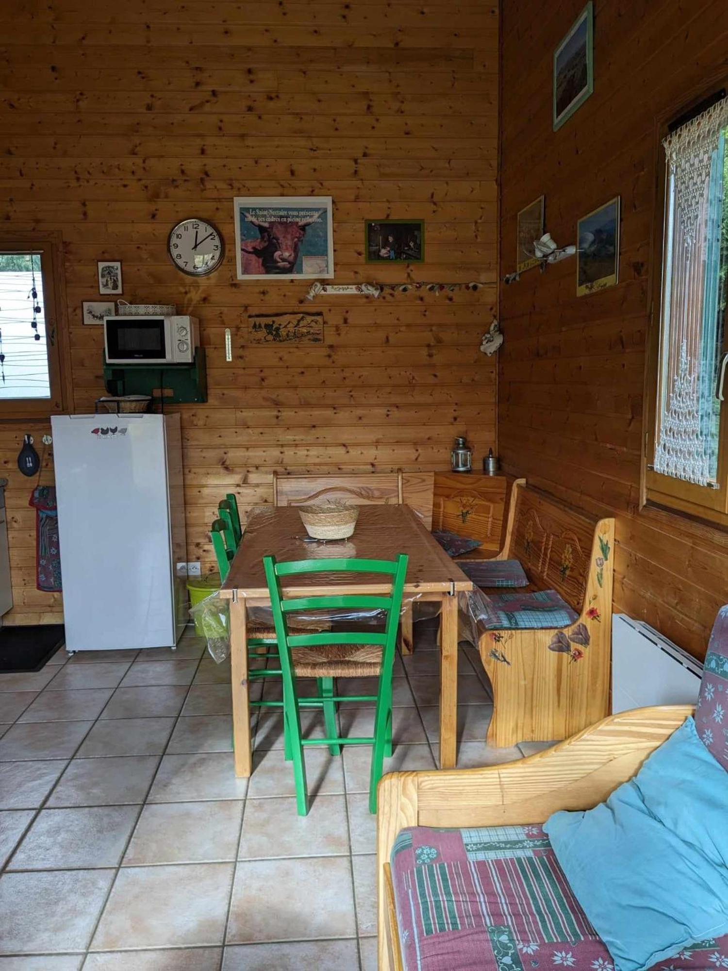 Les Chalets De La Vigne Grande Saint-Floret Esterno foto